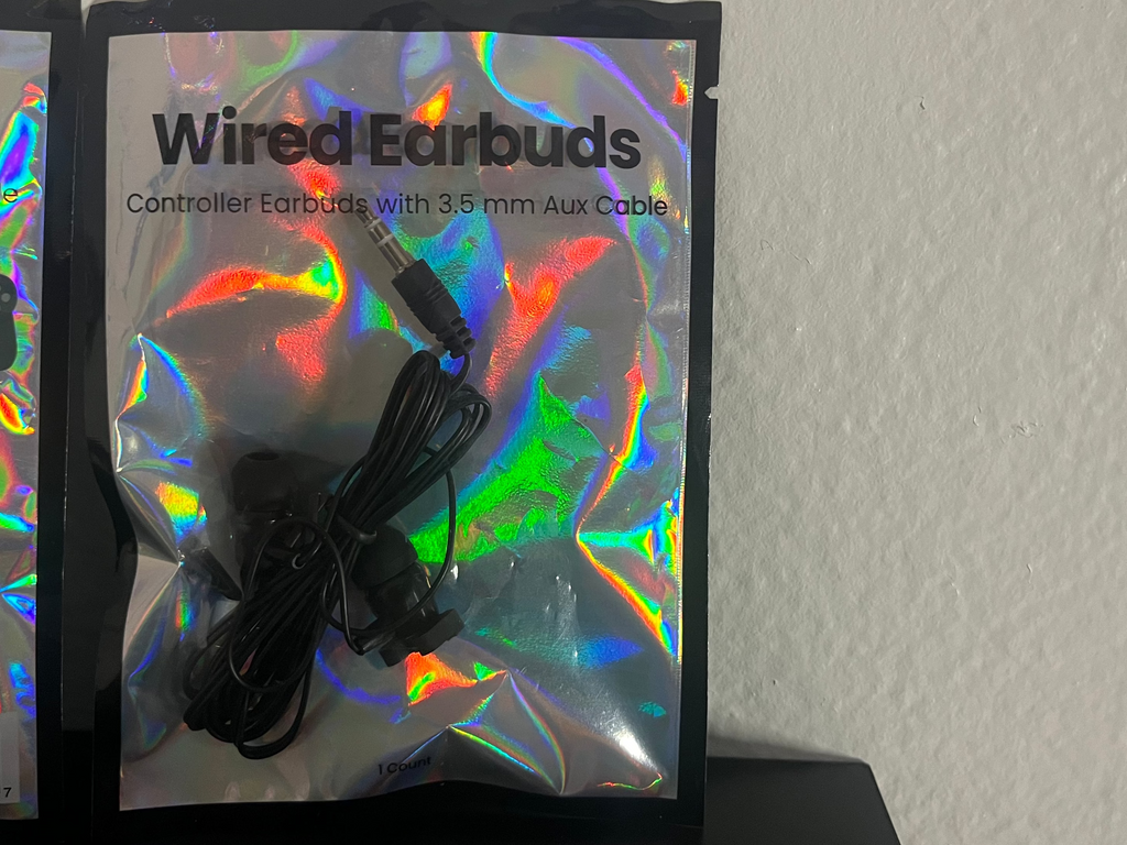 Wired Earbuds/Controller Buds