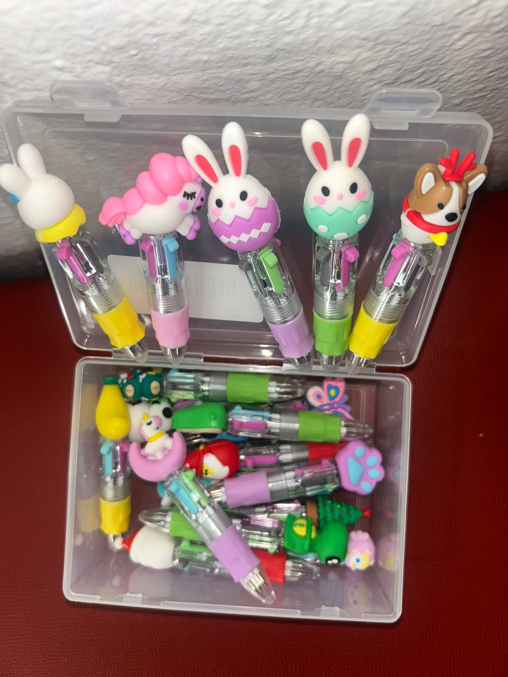 Multi color collectible pens
